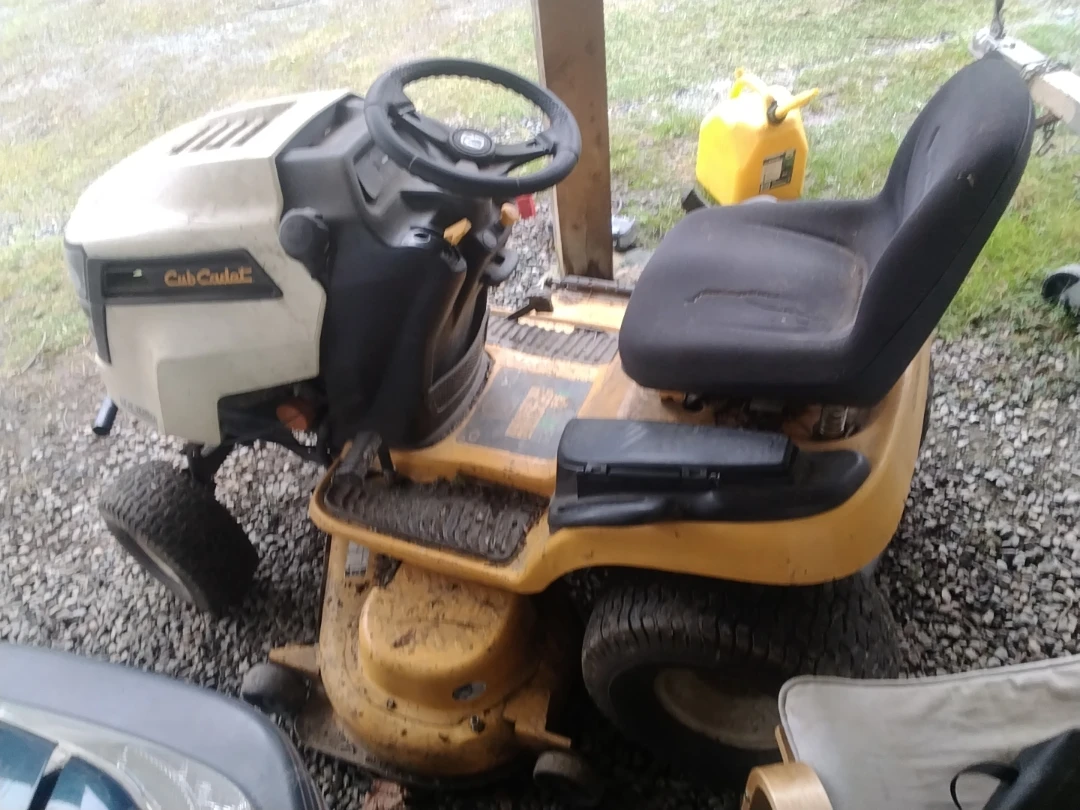 Cub Cadet LTX 1050 Riding Lawn Mower - photo 2