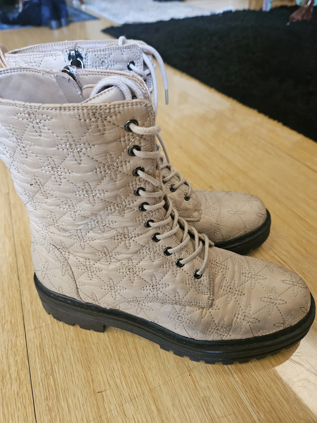 Quilted Star Combat Boots - Beige - photo 4