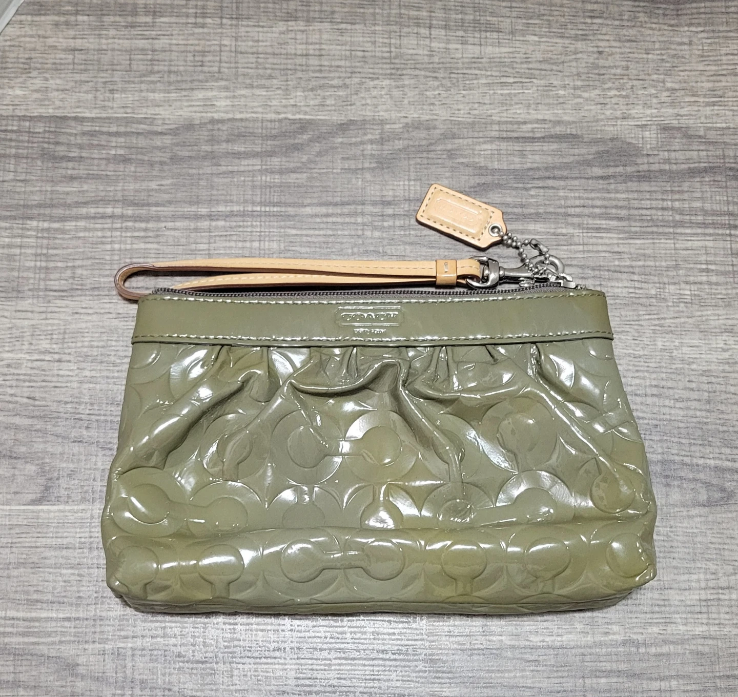 Coach Wristlet Pouch Patent Leather Monogram Green - photo 2