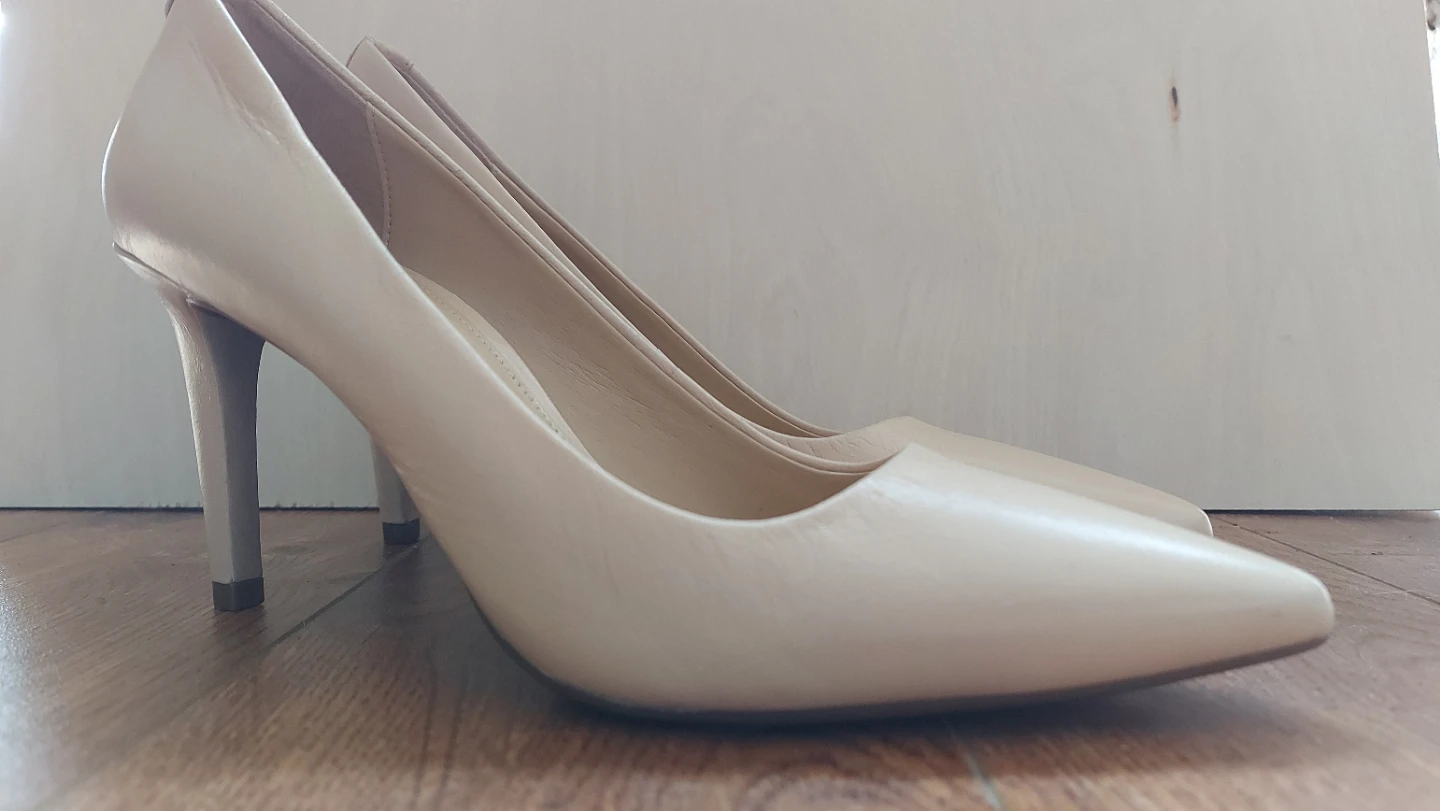 Michael Kors Women's Size 7, Beige Leather Heels