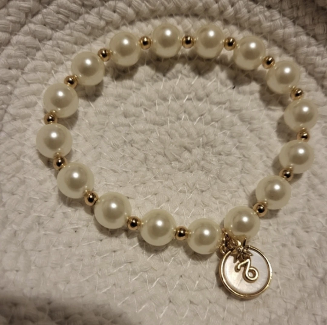 Pretty Pearly Zodiac Pearl Stretch Bracelet- Capricorn - photo 2
