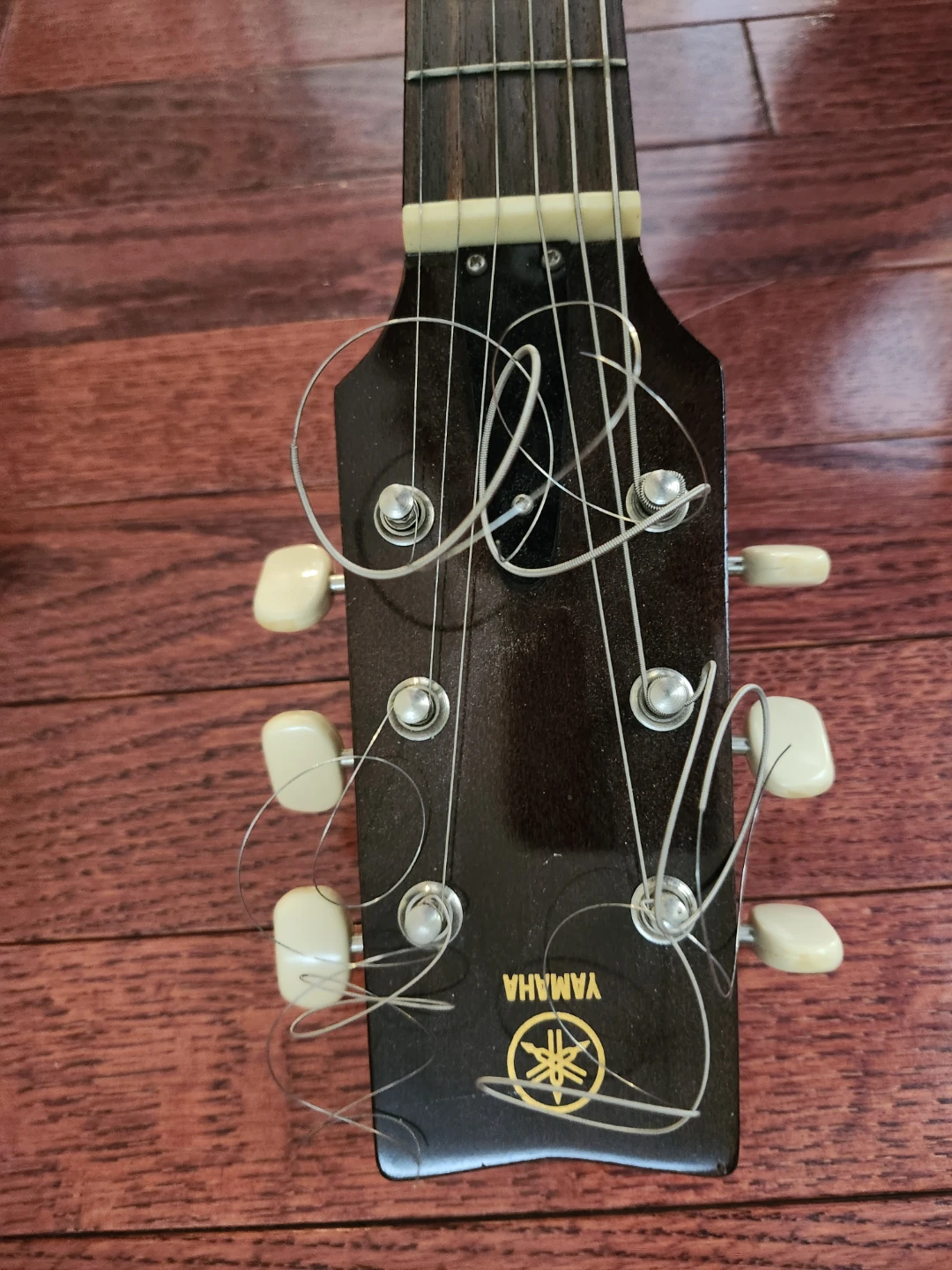 Yamaha Acoustic Guitar with Case - photo 3