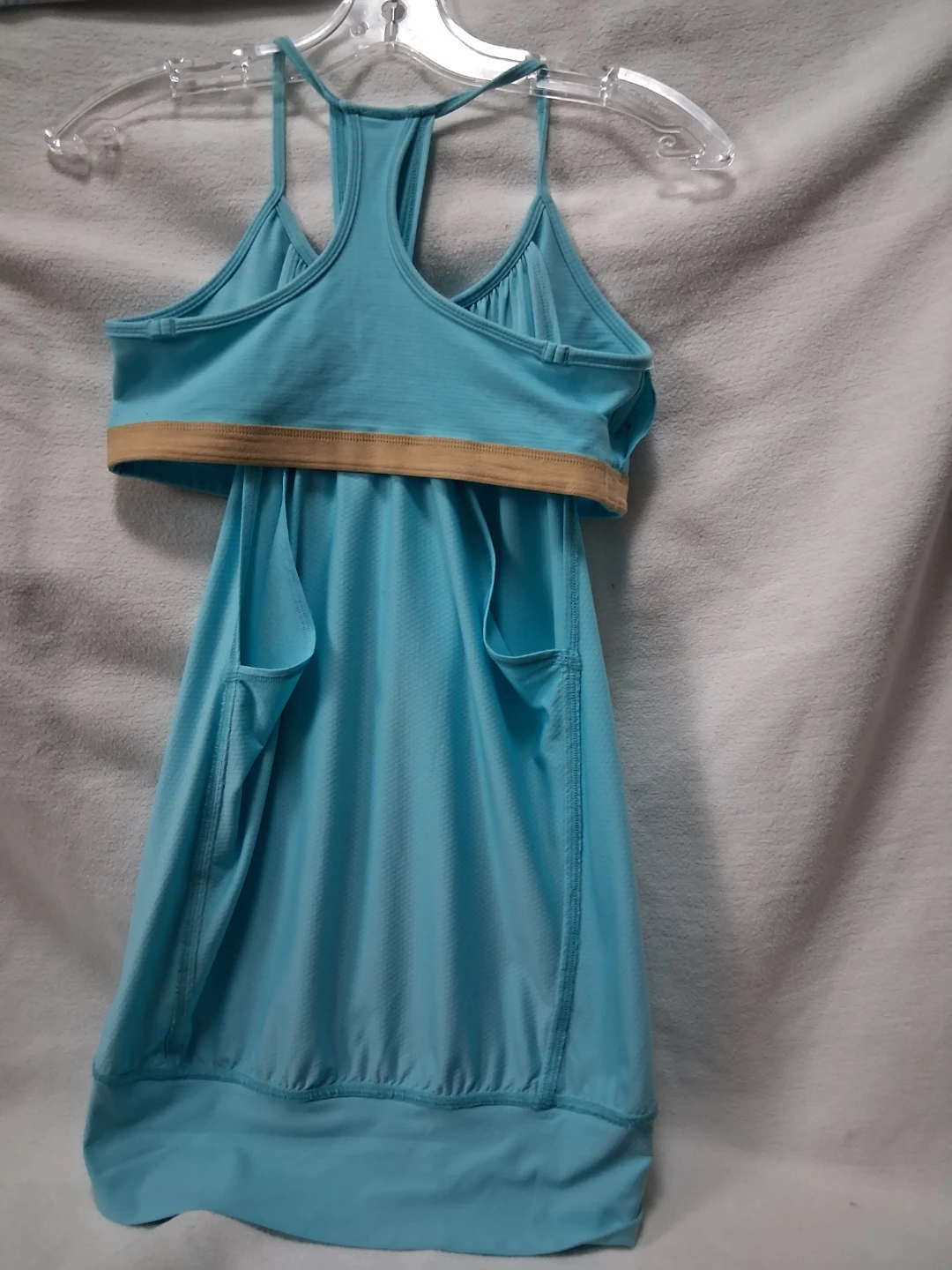 SIXE 8 Lululemon Light Blue Tank Top with Built-in Bra - Size 8 - photo 2
