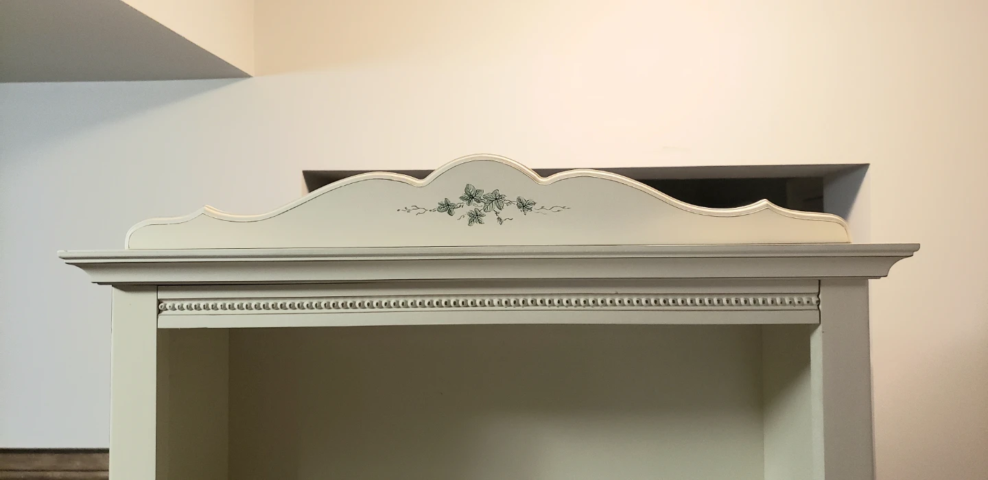 Charming desk and bookshelf combo - photo 5