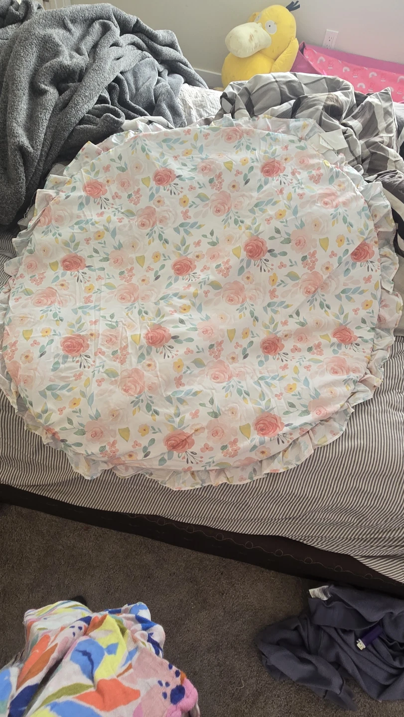 Round Floral Play Mat with Ruffles
