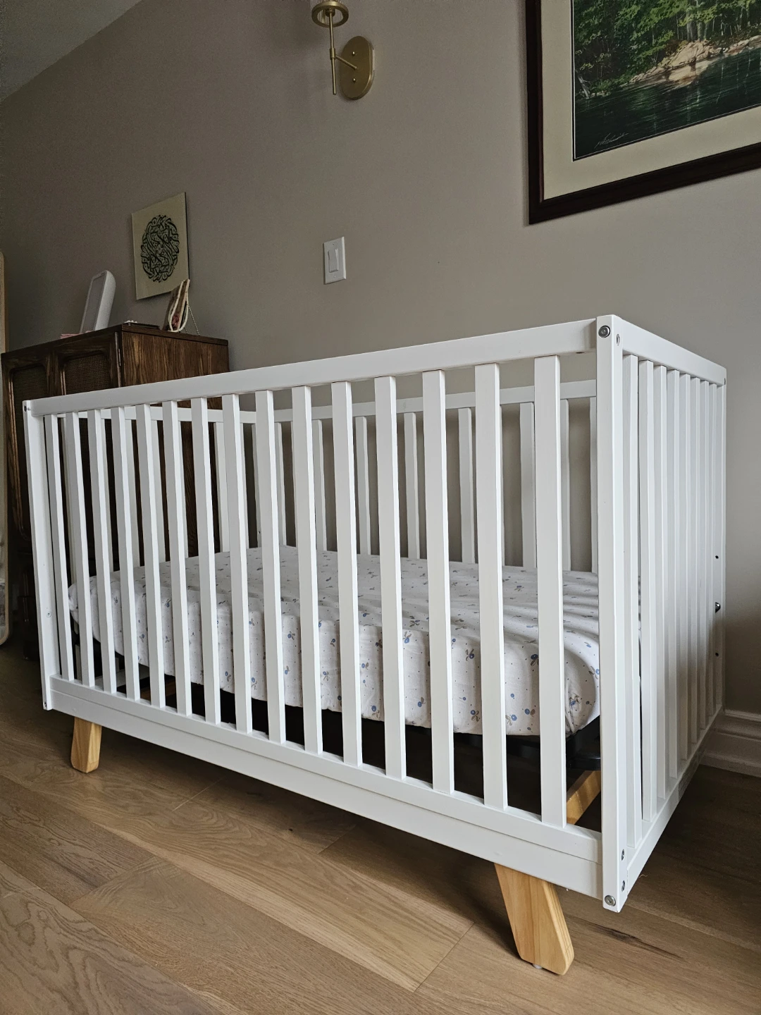 White Baby Crib with Wooden Legs
