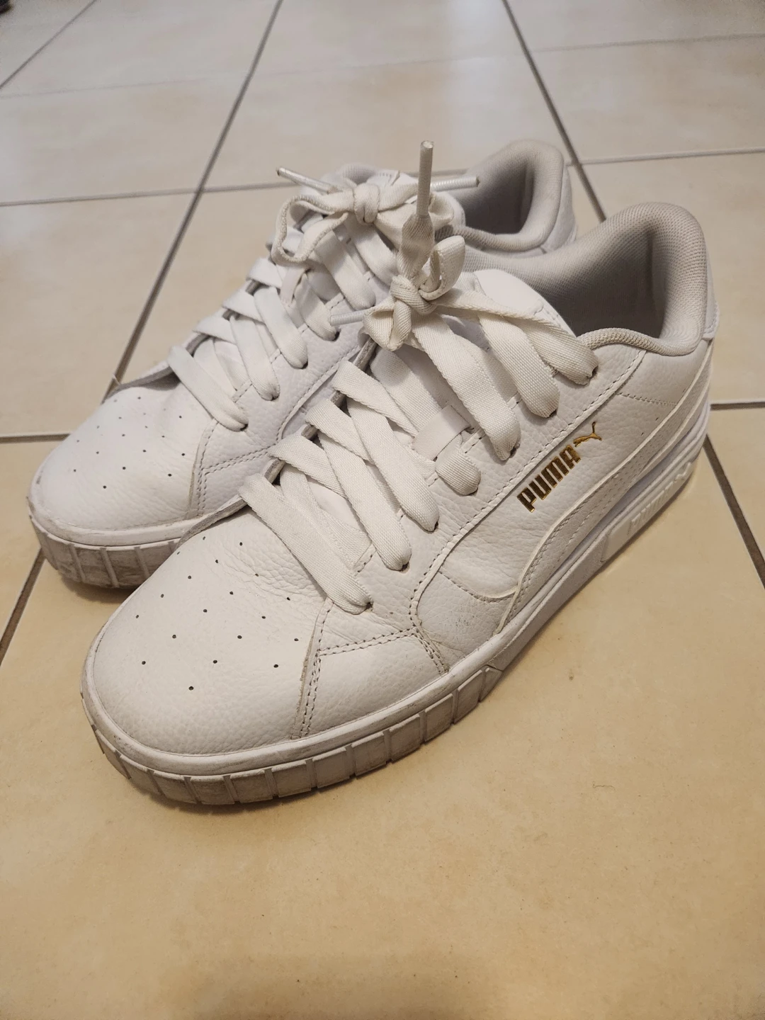 Puma Women's White Leather Sneakers Size 9.5