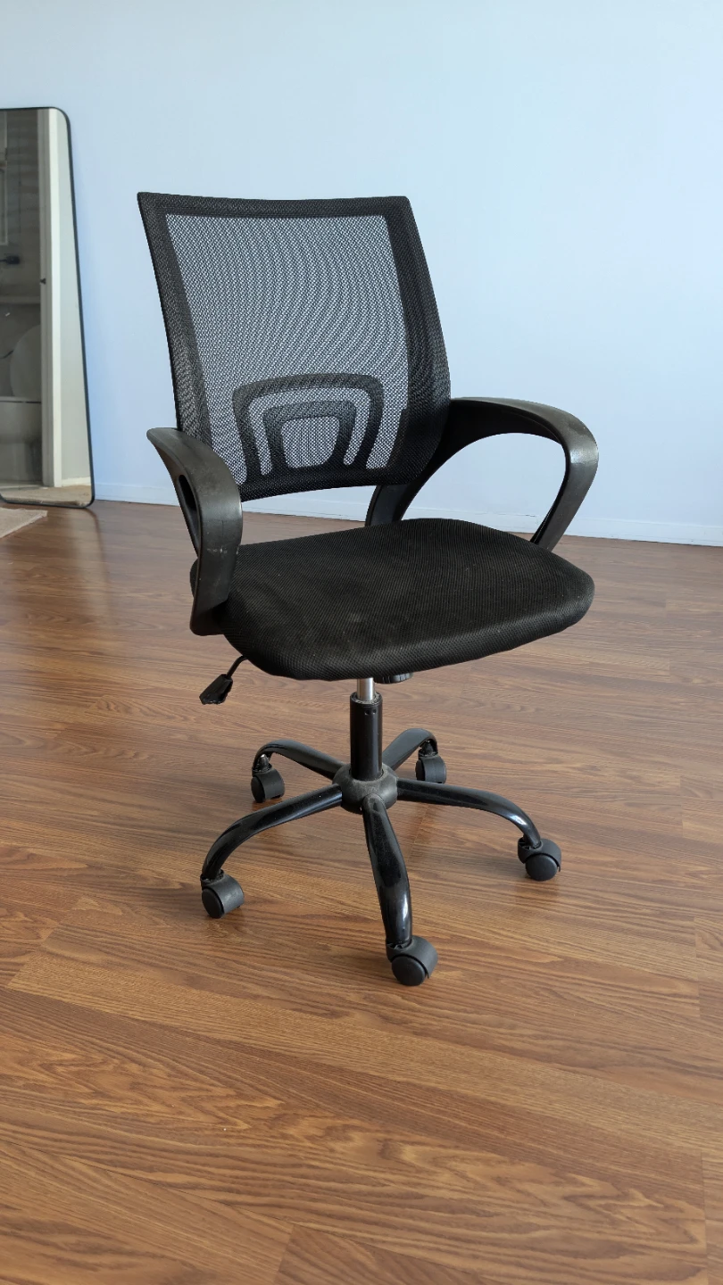 Black Mesh Office Chair - photo 2