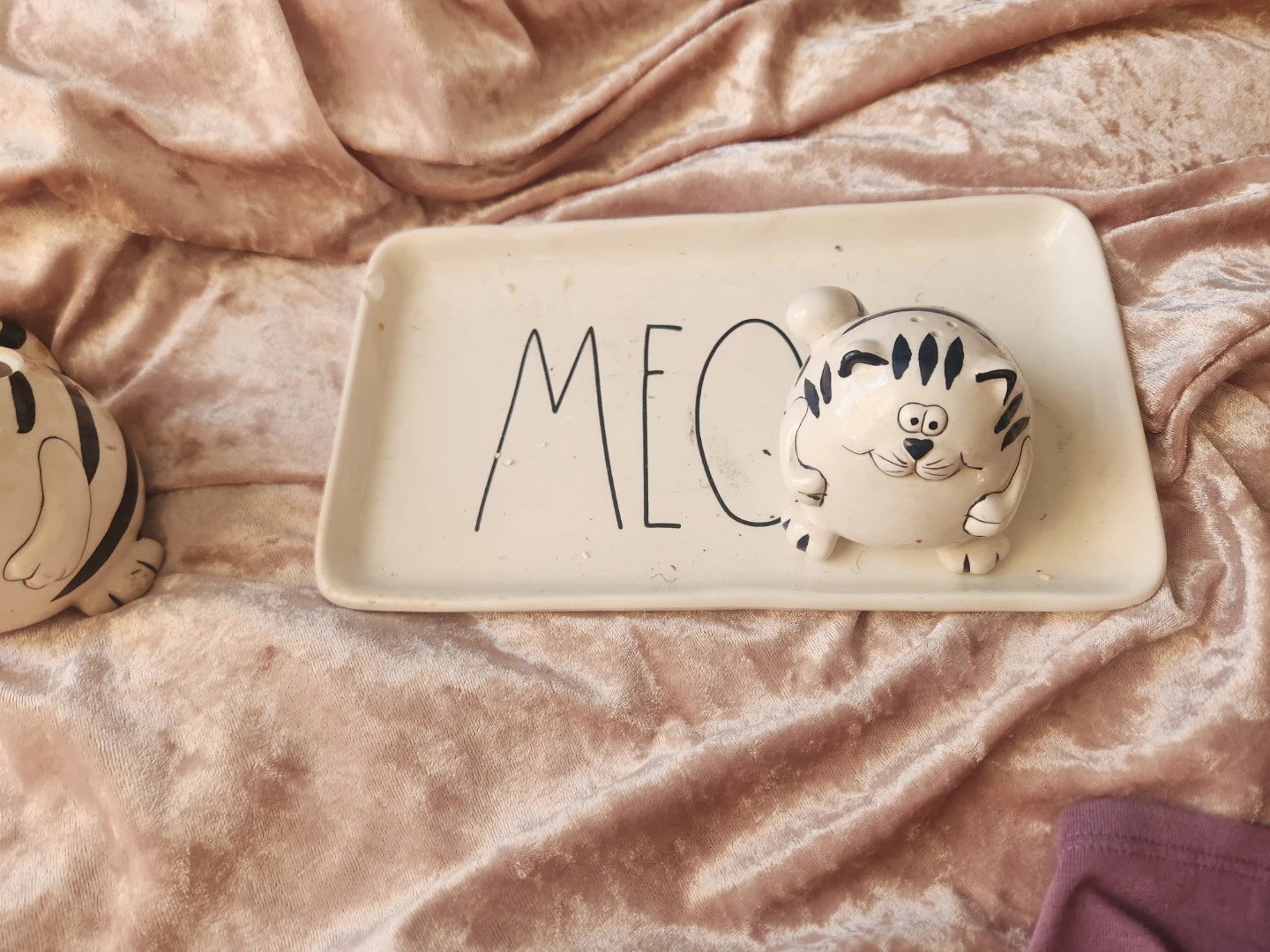 Rae Dunn Artisan Collection "MEOW" Cat Tray with Two Cats - photo 2