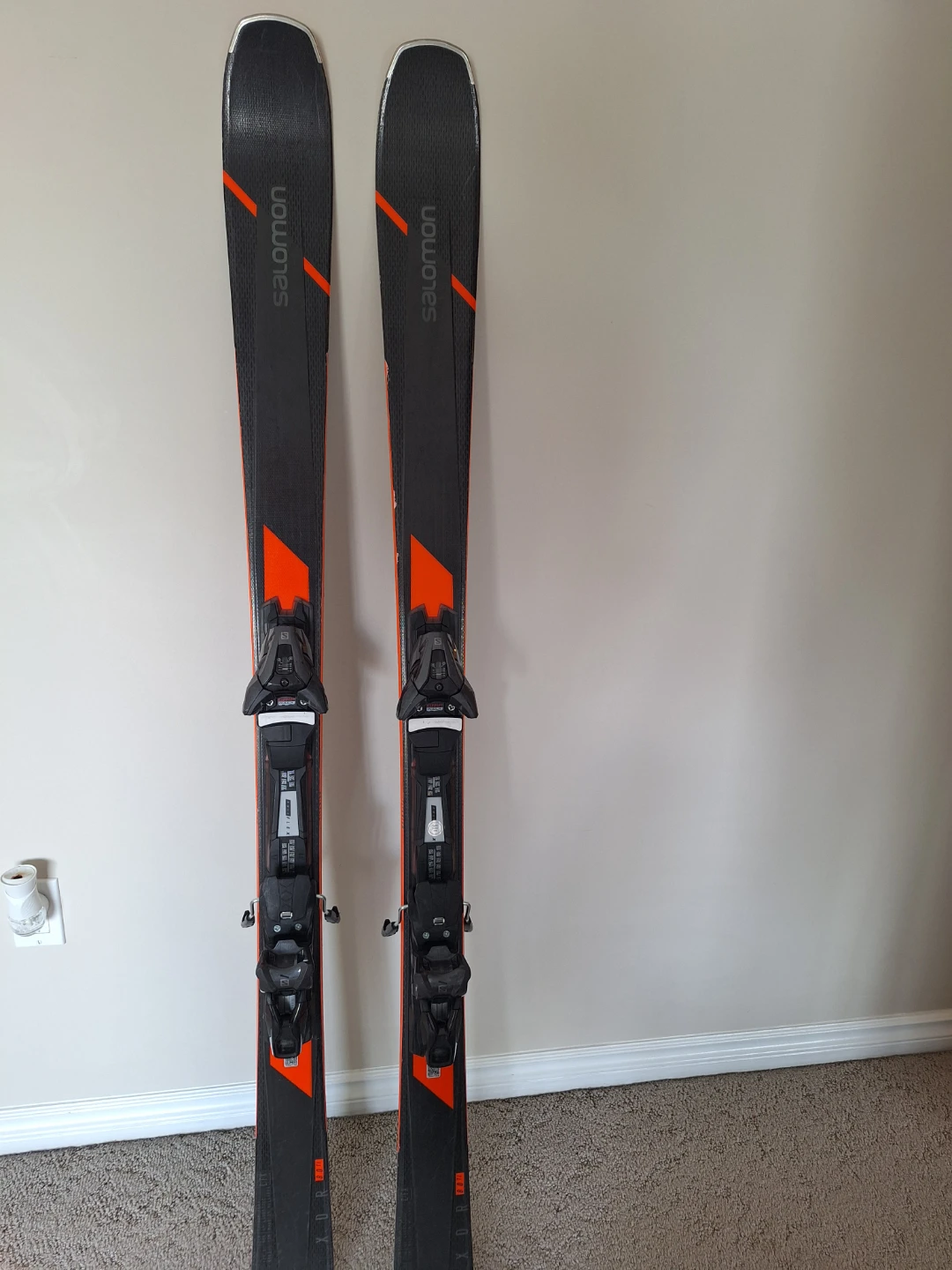 Salomon XDR 80 TI skis 162cms