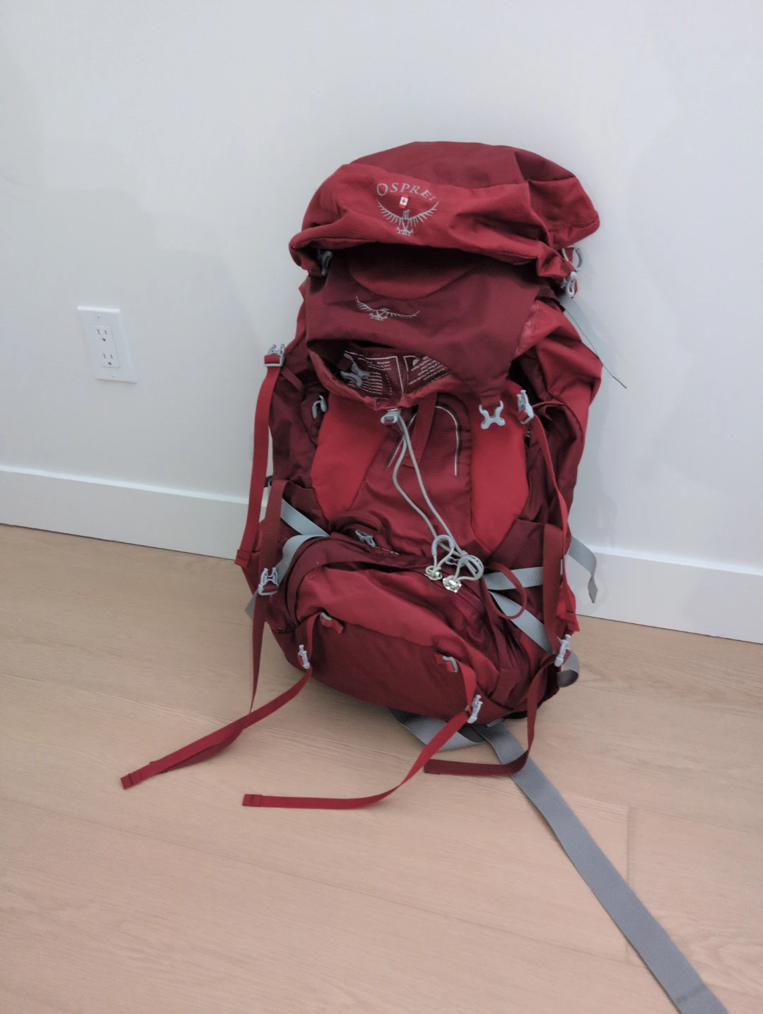 Osprey Aura AG 50 Women's Backpack and waterproof liner