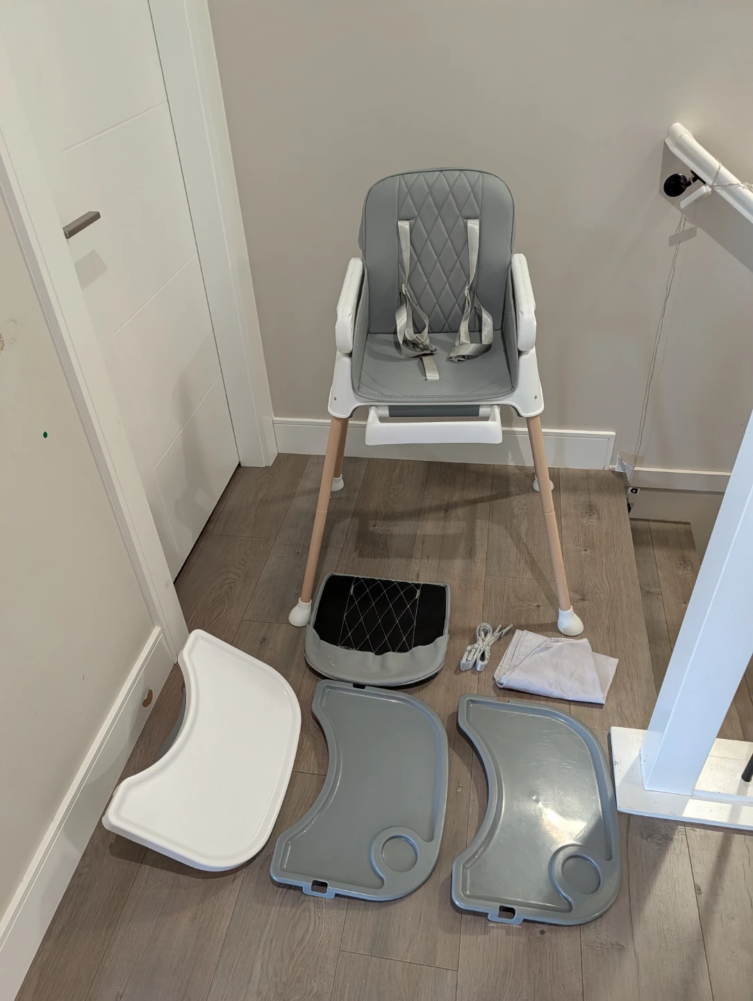Adjustable Convertible High Chairs for Babies and Toddlers - photo 4