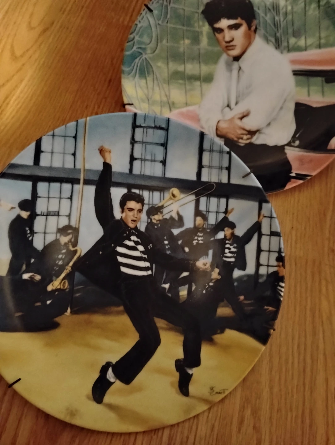 Elvis Presley Limited Edition Collector Plates (Set of 3) - photo 2