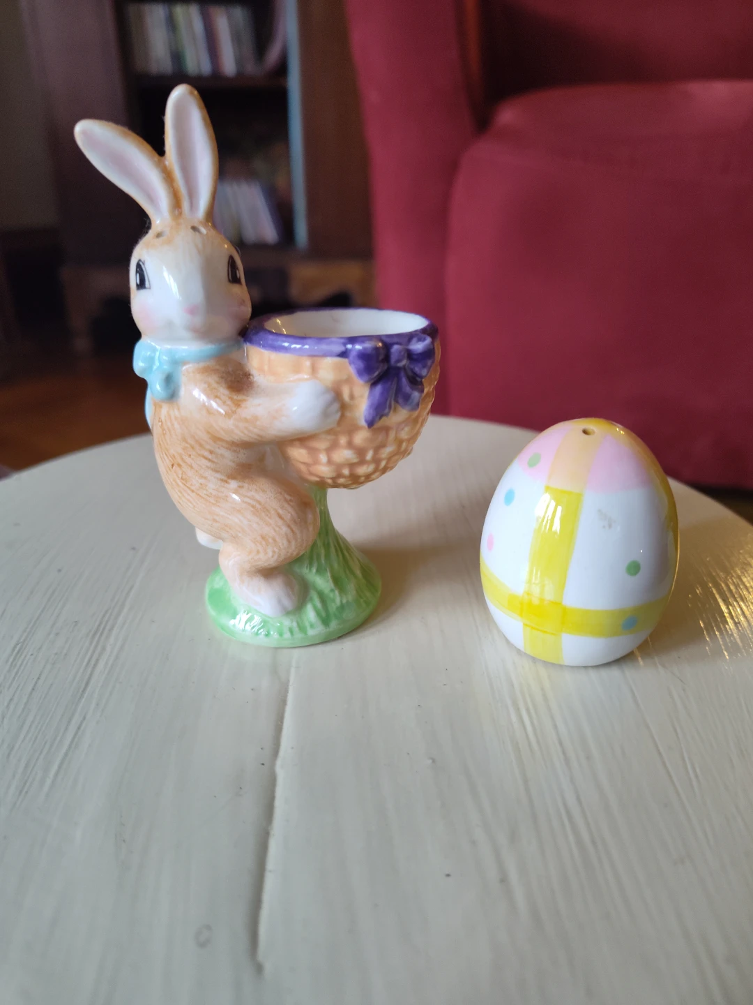 Cute ceramic Easter themed salt and pepper shakers