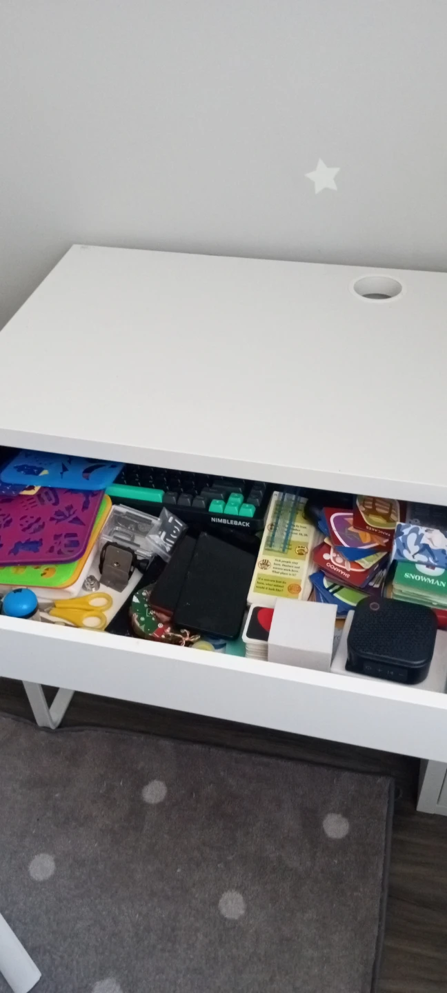 White IKEA MICKE Desk - photo 2