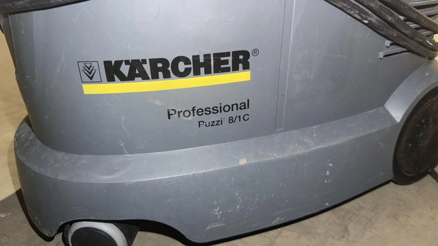 Karcher Professional Puzzi 8/1 C Carpet Cleaner
