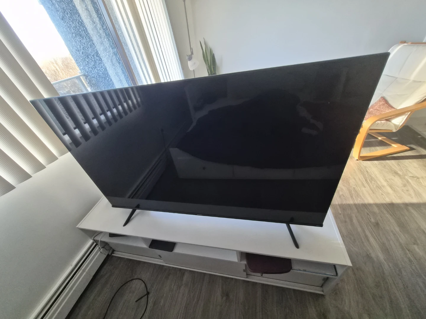 Hisense 55R6G 55" LED Roku TV - photo 3