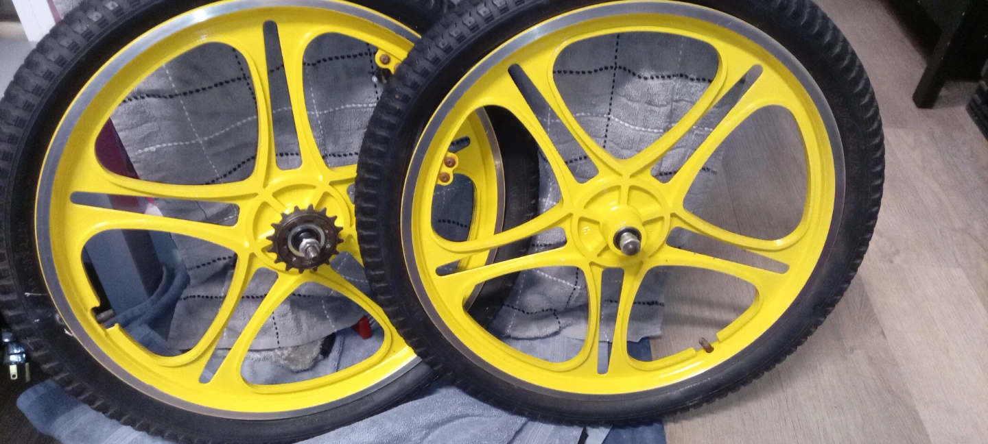 Yellow Bicycle Wheels - Pair - photo 3