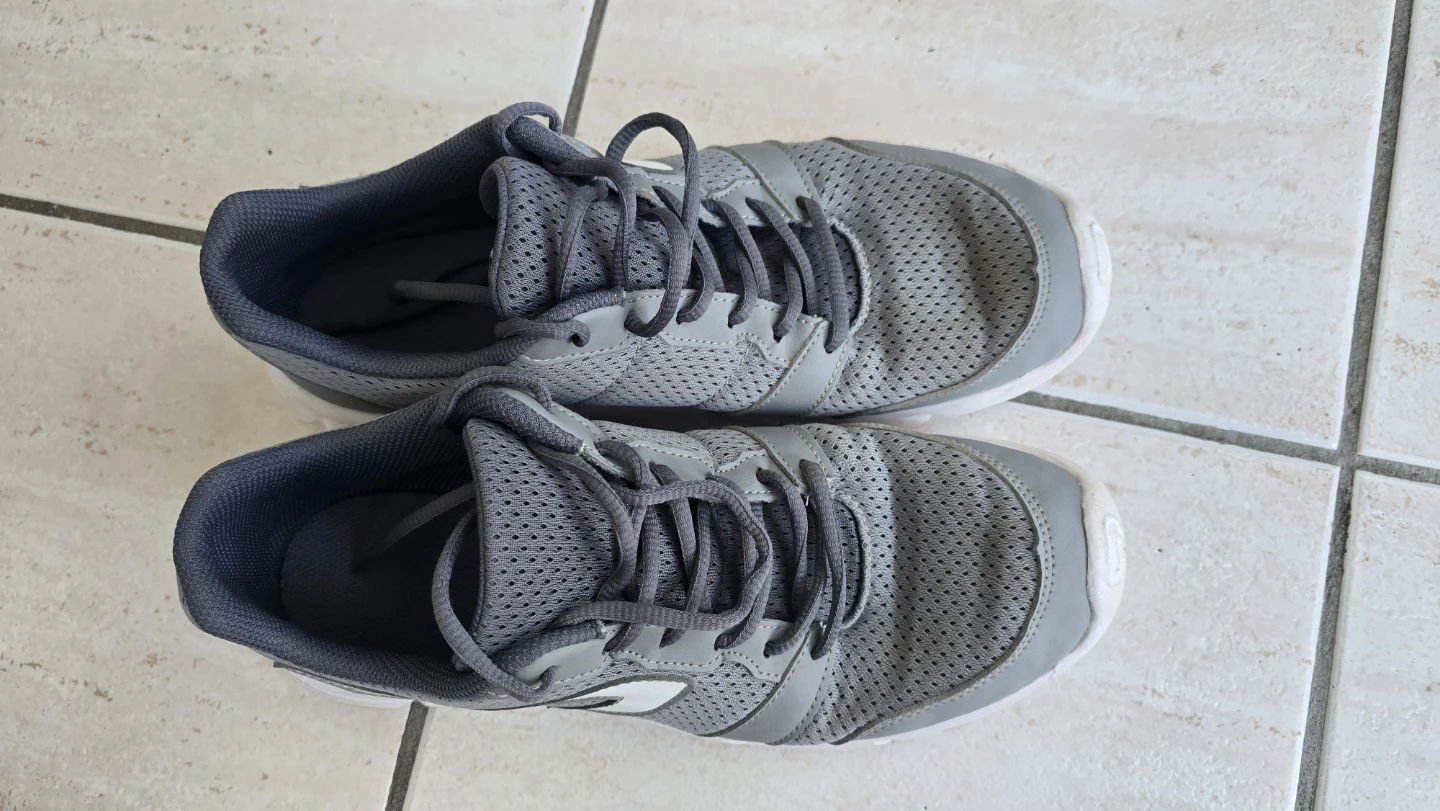 Decathlon Grey Running Shoes Size 9 - photo 2