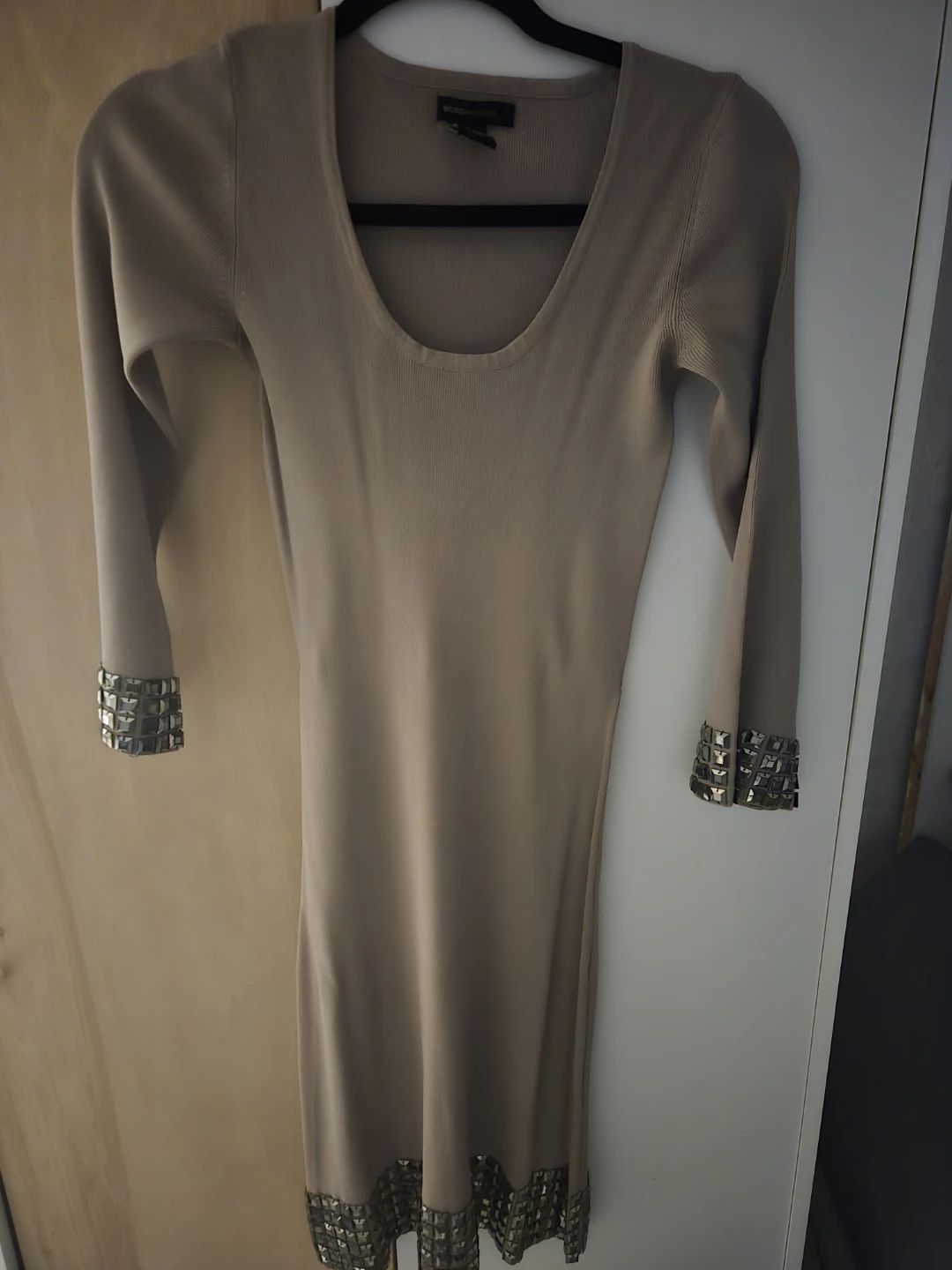 BCBGMAXAZRIA Beige Ribbed Dress XS with Embellished Trim