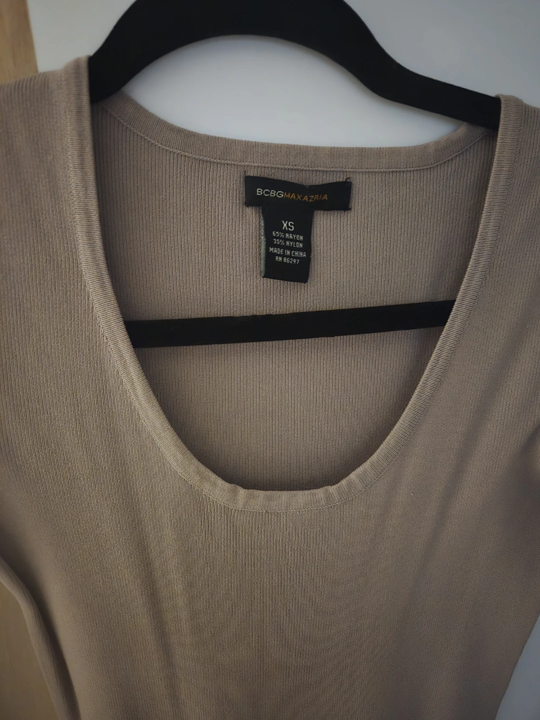 BCBGMAXAZRIA Beige Ribbed Dress XS with Embellished Trim - photo 2