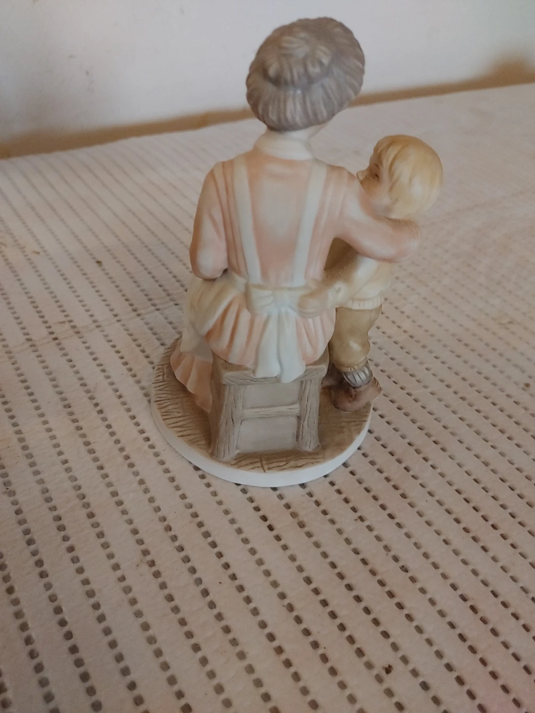 Enesco Treasured Memories "Happy To Help" Figurine - photo 2