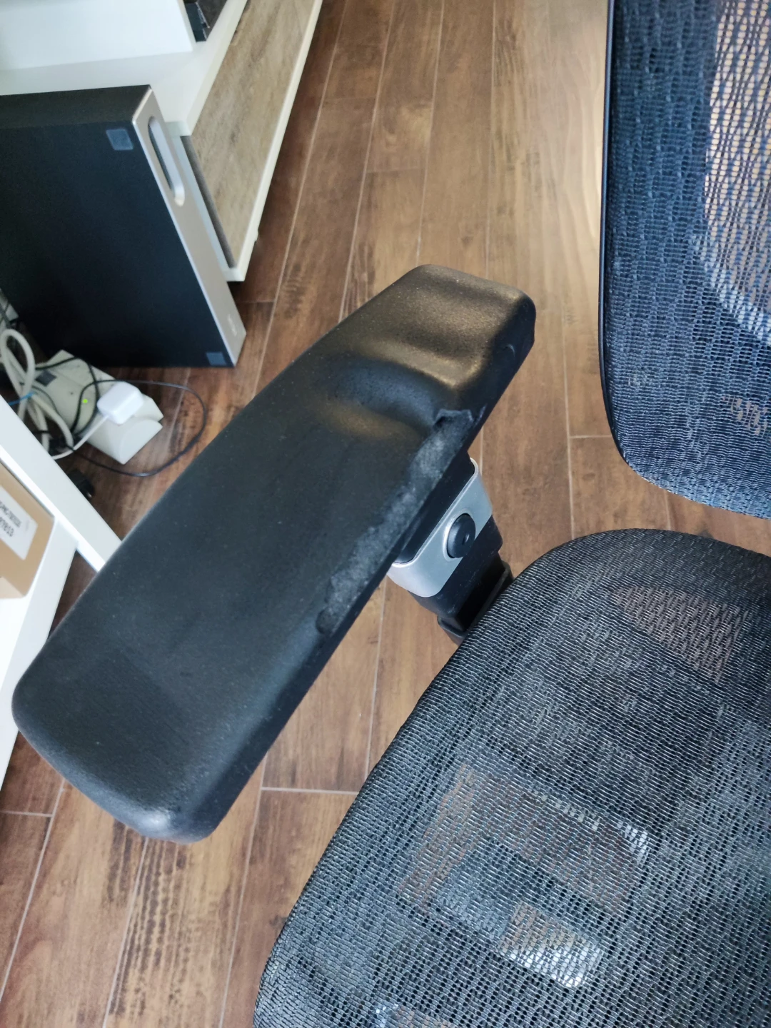 Hykken Mesh office chair - photo 4