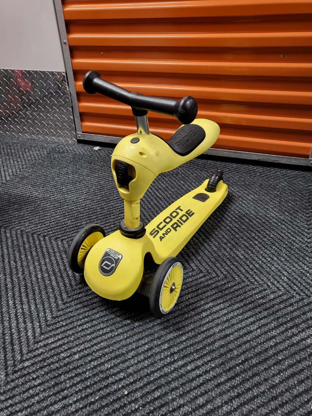 Scoot and Ride Yellow 2-in-1 Scooter and Balance Bike - photo 3