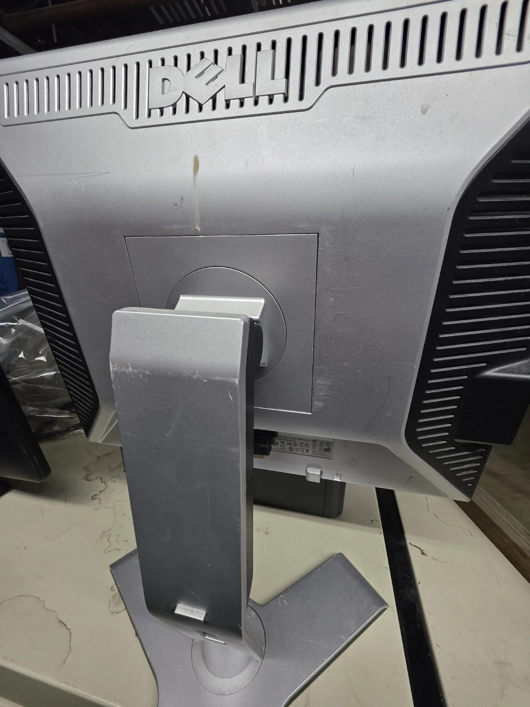 Dell Monitor 🥕