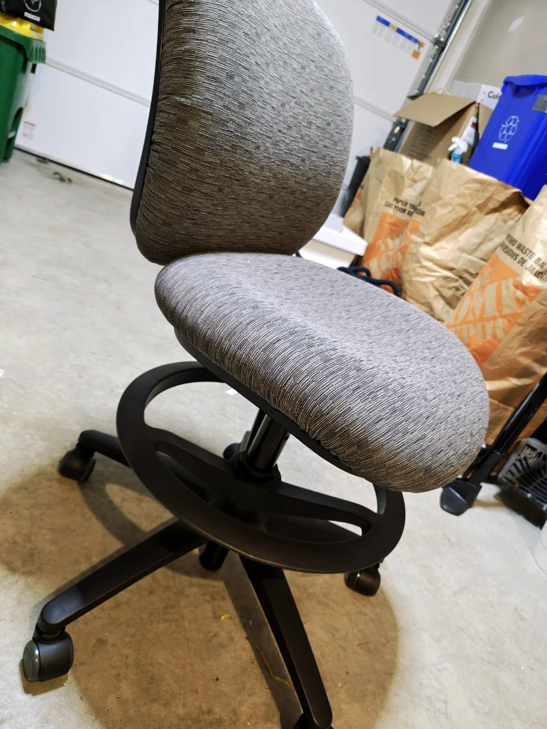 Adjustable Ergonomic Office Chair with Footrest