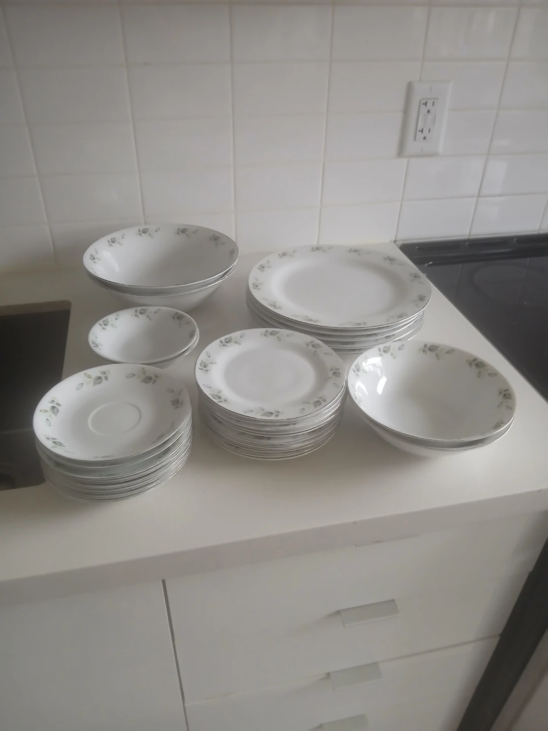 Dinnerware Set