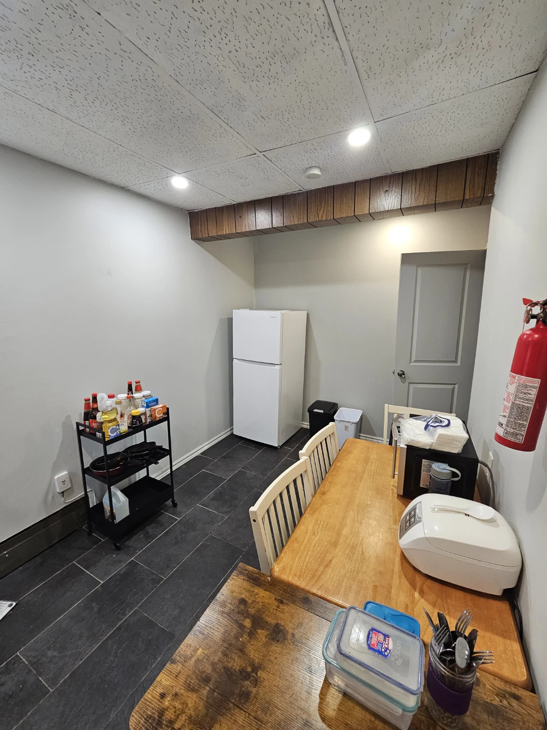 Furnished Private Room - Downtown Toronto - Summer Sublet - photo 2