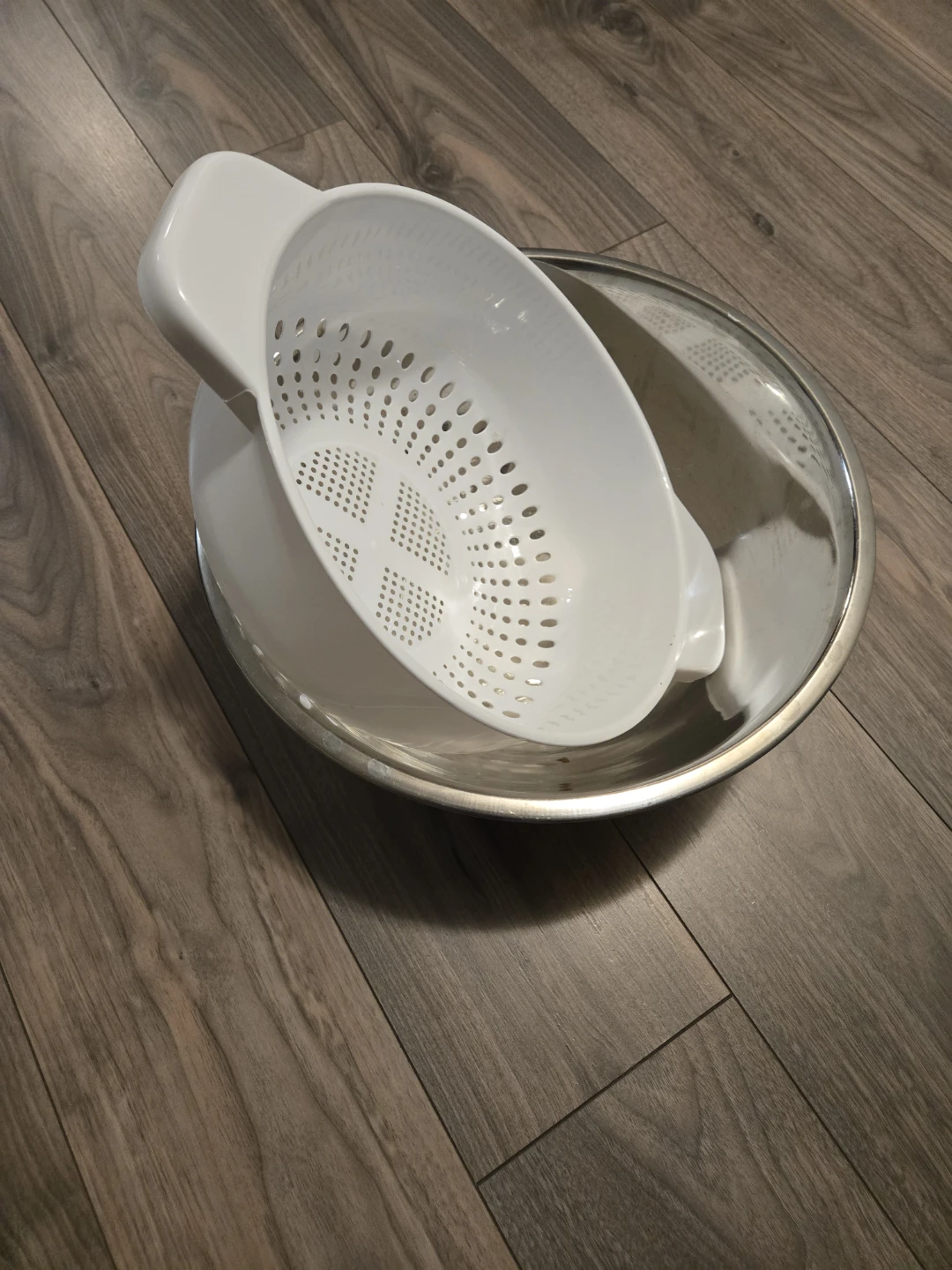 Stainless Steel Bowl with White Colander