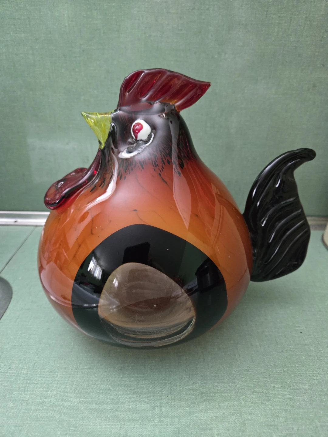 Lovely Art Glass Rooster