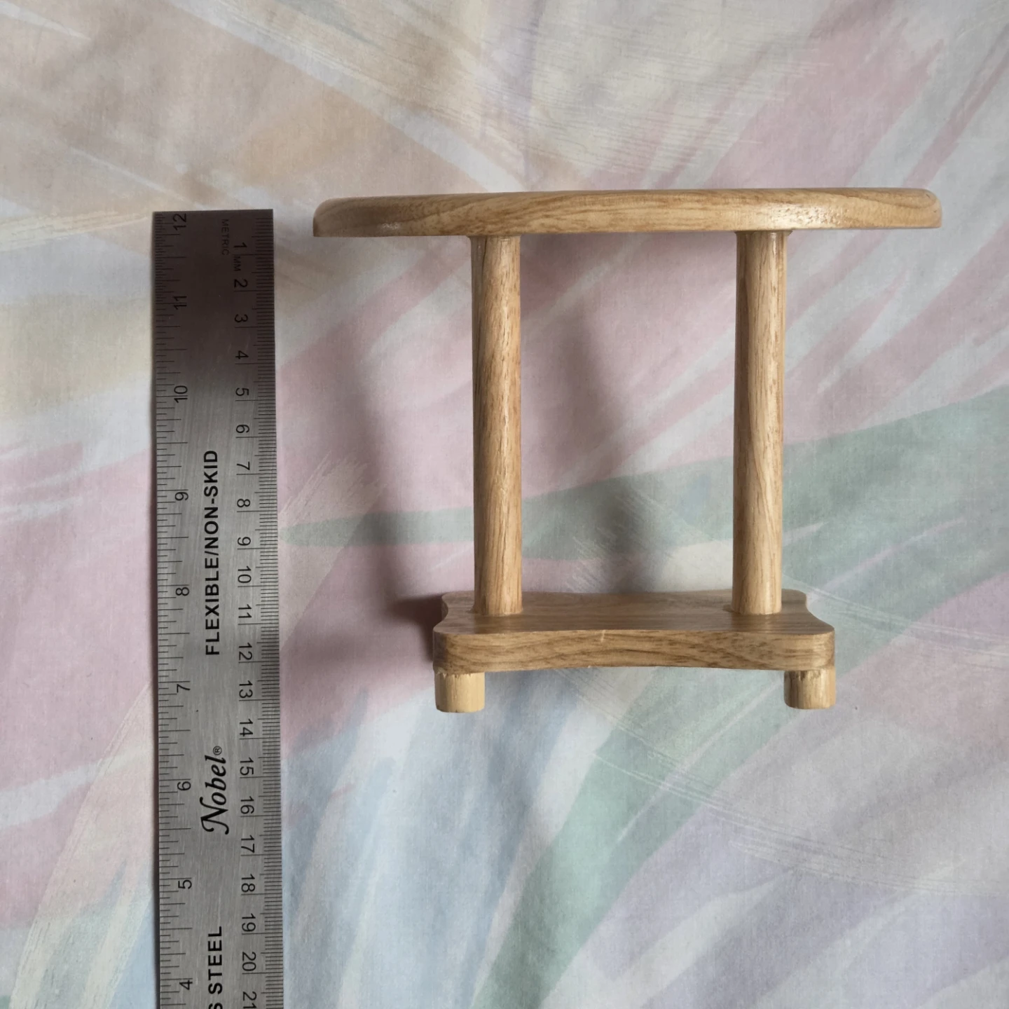 Small Wooden Oval Display Stand - photo 5