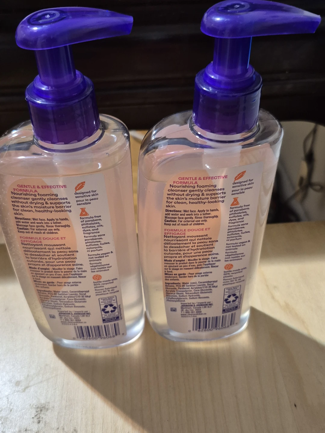 Clean & Clear Essentials Sensitive Skin Foaming Facial Cleanser - photo 2