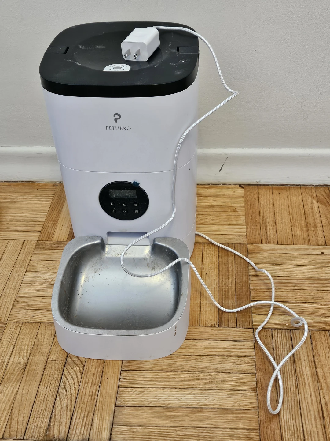 Free PETLIBRO Automatic Pet Feeder - still works - photo 2