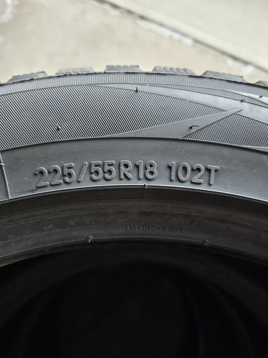 2 x Toyo Observe G3-Ice Winter Tires 225/55R18 102T
