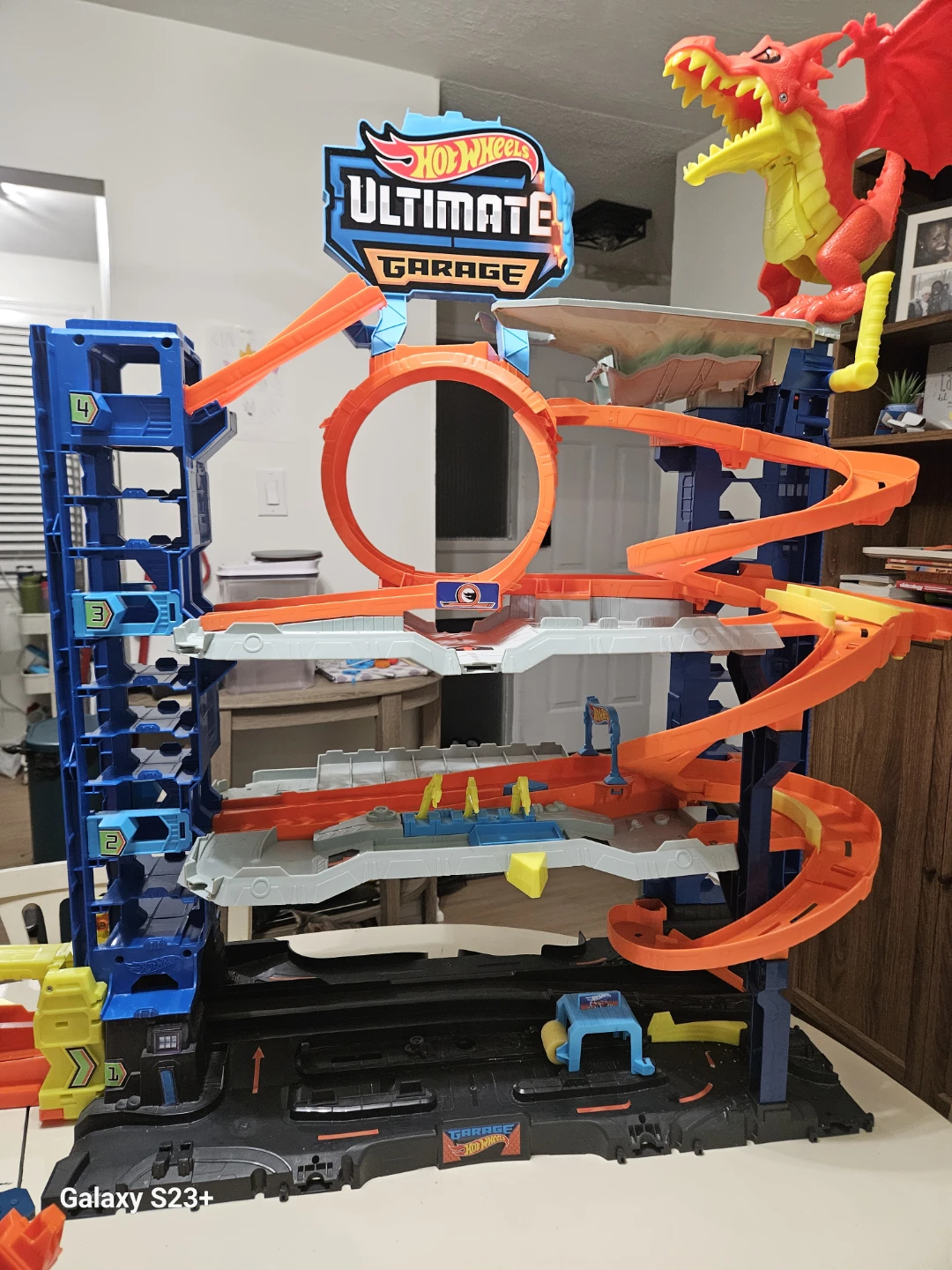 Hot Wheels Ultimate Garage Playset with Cars - photo 3
