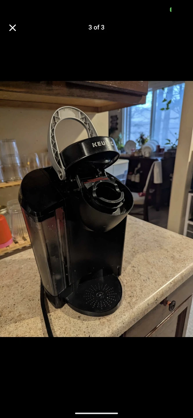 Keurig Single Serve Coffee Maker (pick up only) - photo 3
