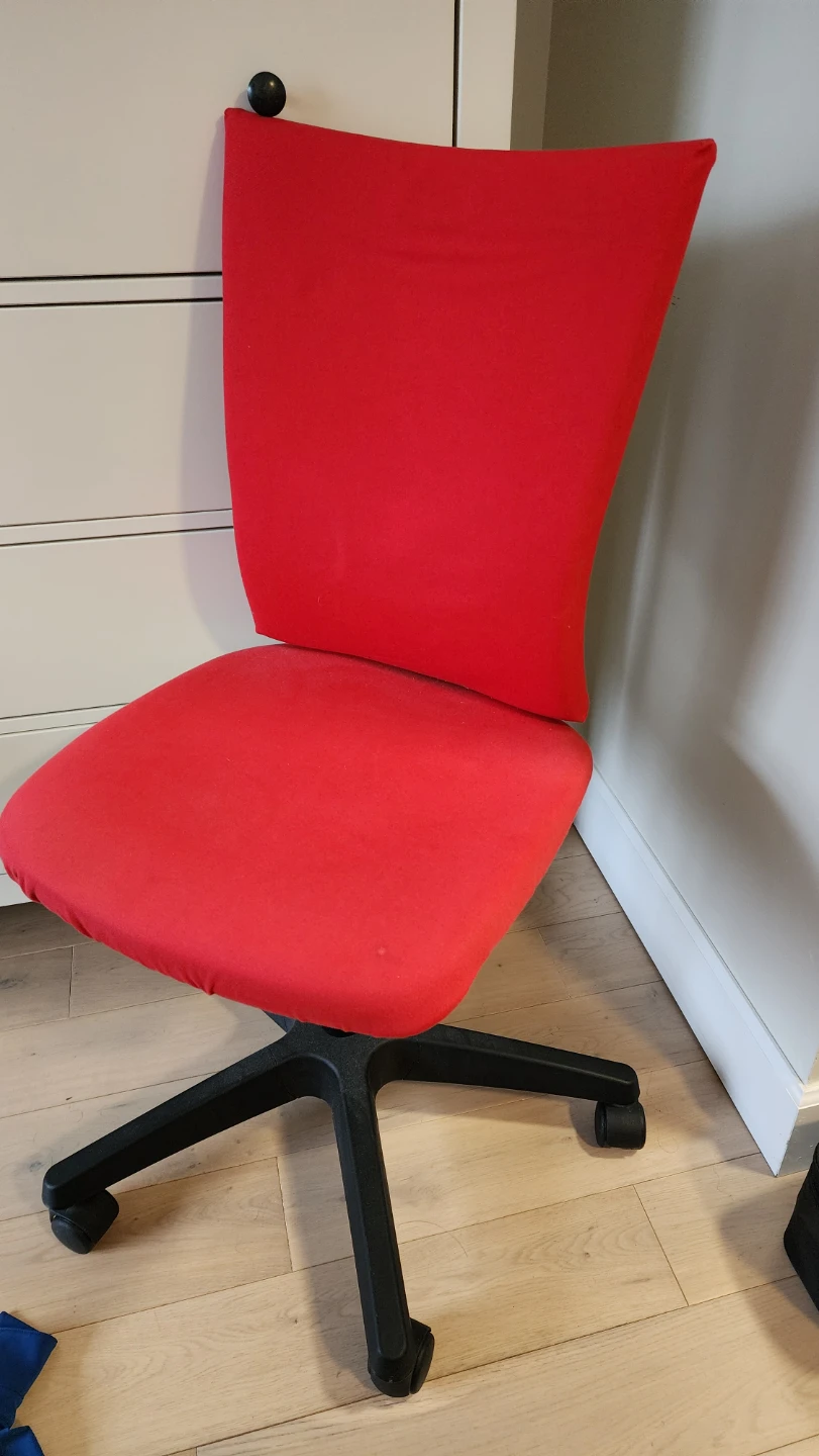 Red Office Chair - photo 2