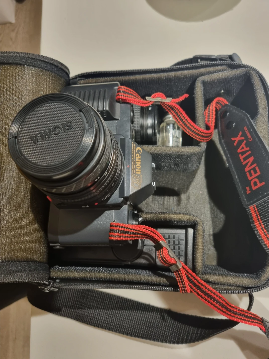 Canon T50 35mm Film Camera with Sigma Lens and Bag