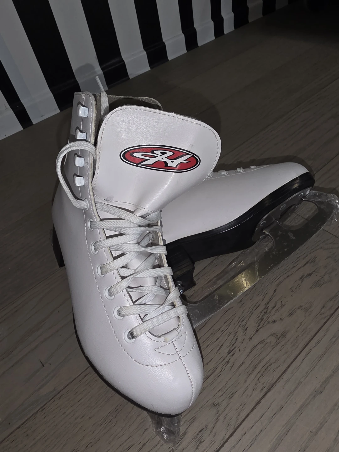 White HESPELER Figure Skates for kids - photo 2