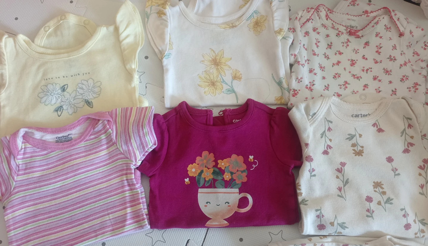 Gerber Baby Onesies - 0-6 Months - Set of 7