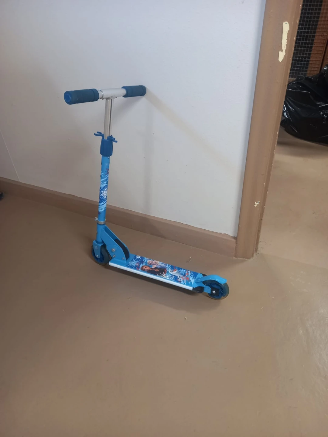 Foldable LED Kids Scooter with Disney Princesses