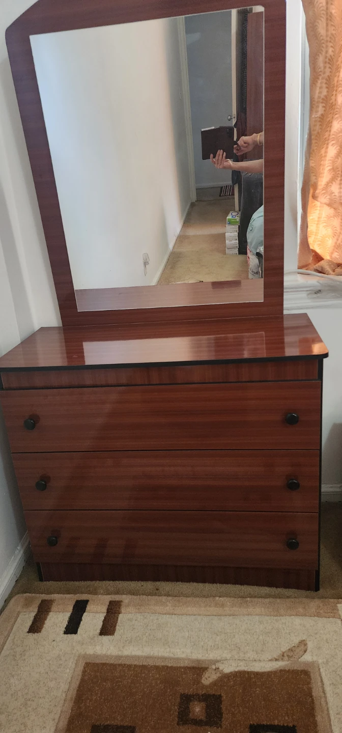 Vintage 3-Drawer Dresser with Mirror
