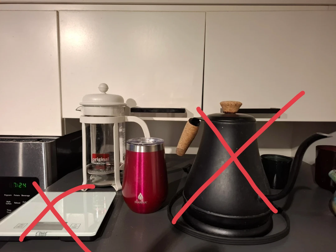 Perfect conditon tumbler, alarm clock and french press - photo 2