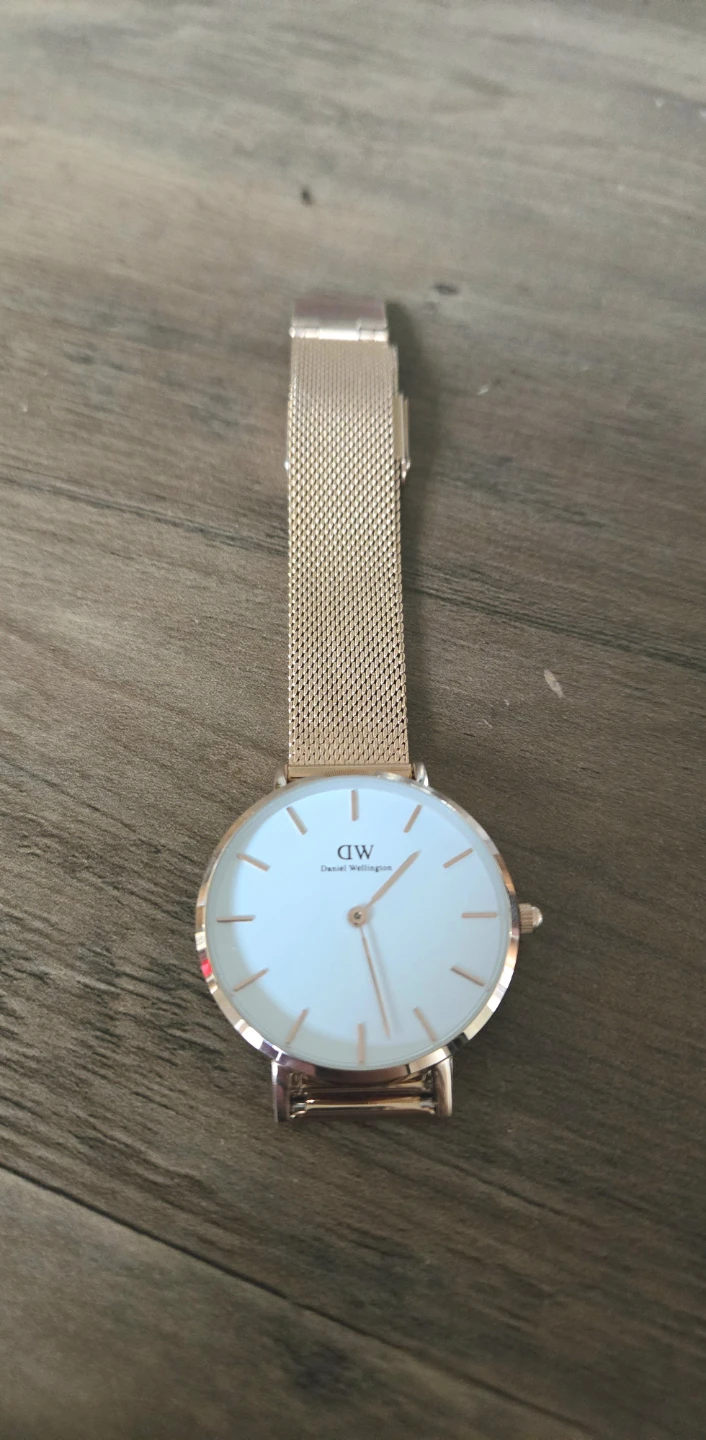 Daniel Wellington Rose Gold Watch 32mm Women Fashion Clothing
