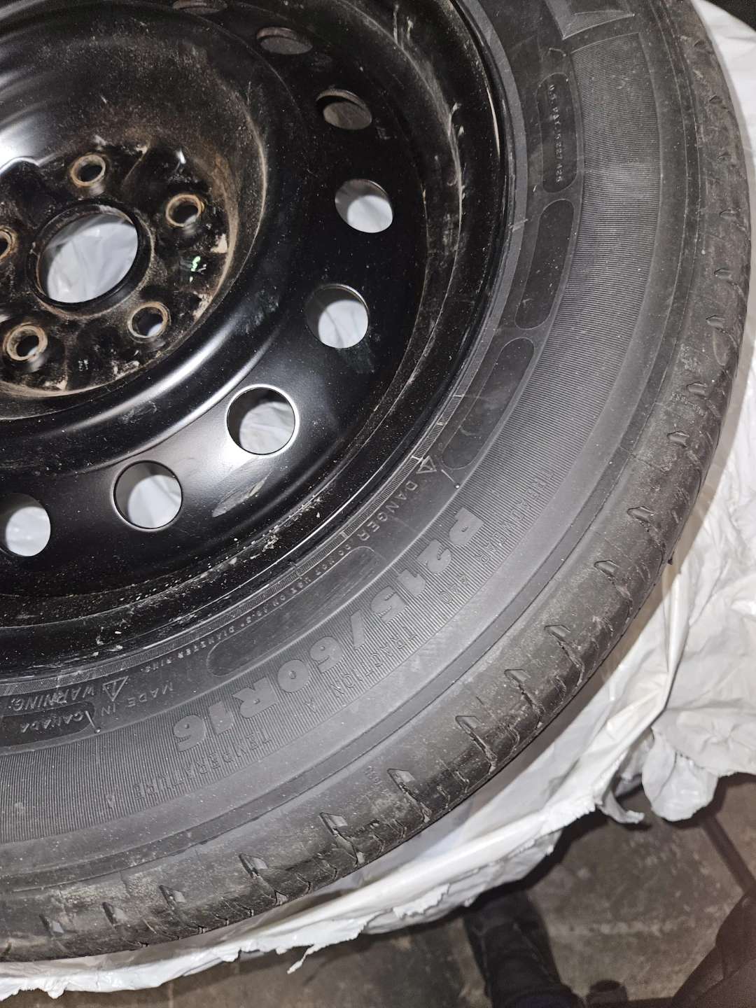 Michelin tires set of 4 brand new p215 60r16 allseason - photo 3