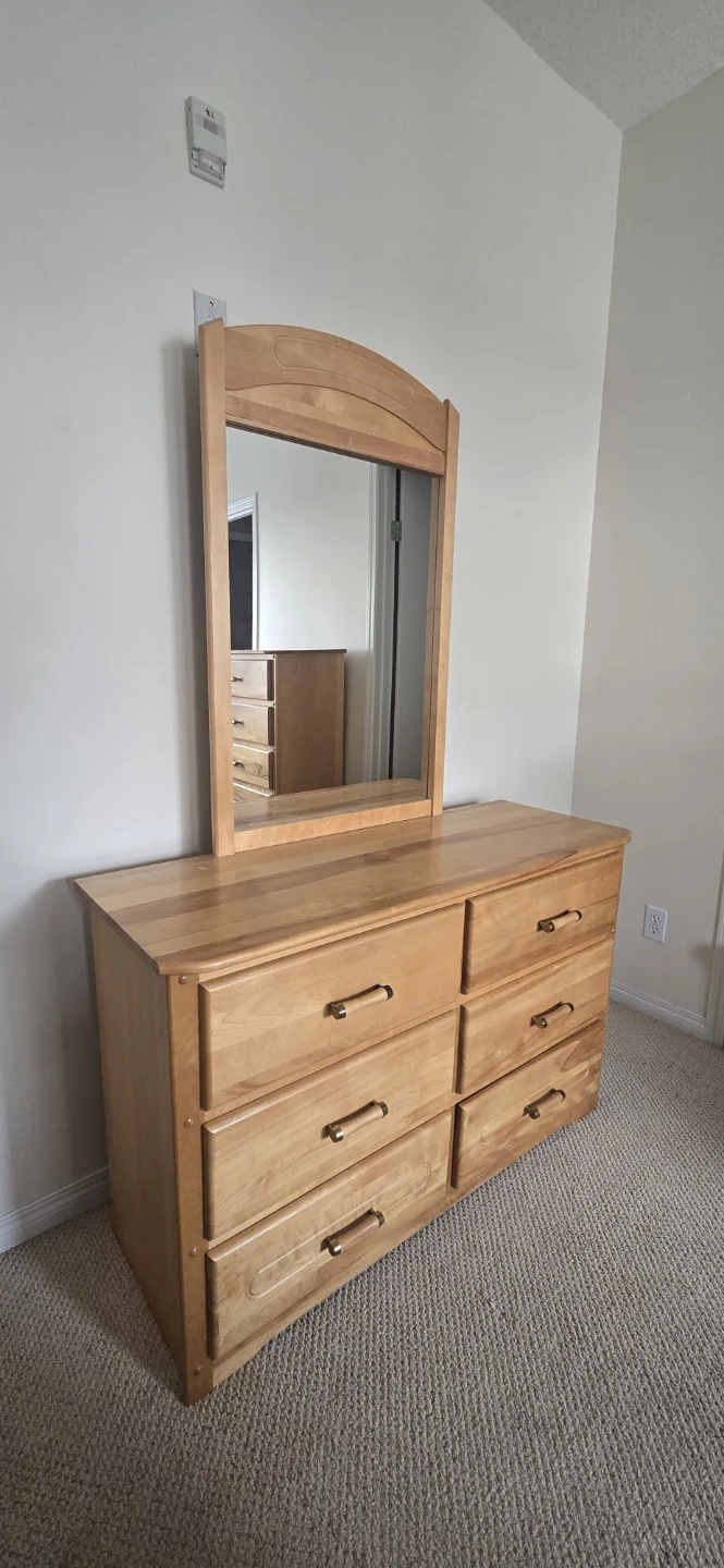 Solid Wood Bedroom Furniture Set